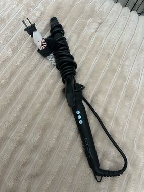 Bio Ionic Black Curling Wand - Sleek Black Styling Tool